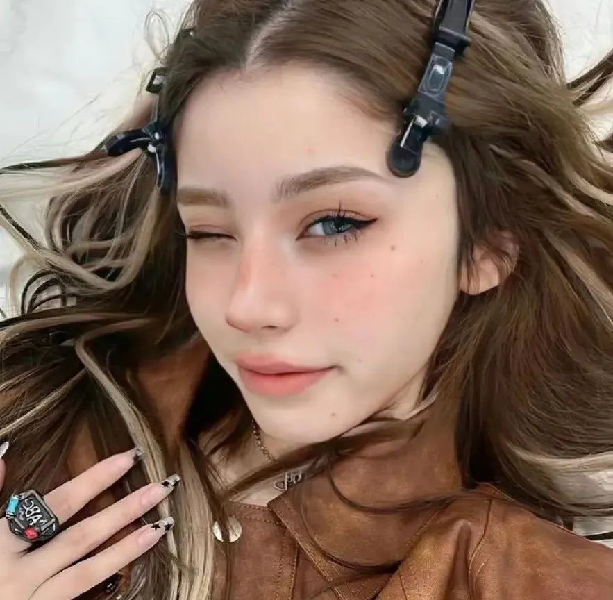 梅艳芳菲